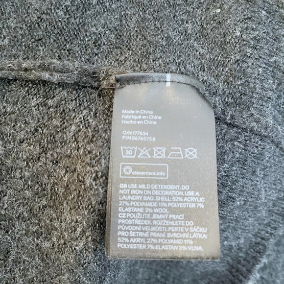 H&M Knit Crewneck Sweater with Beaded Pearls in Grey - Picture 5 of 9